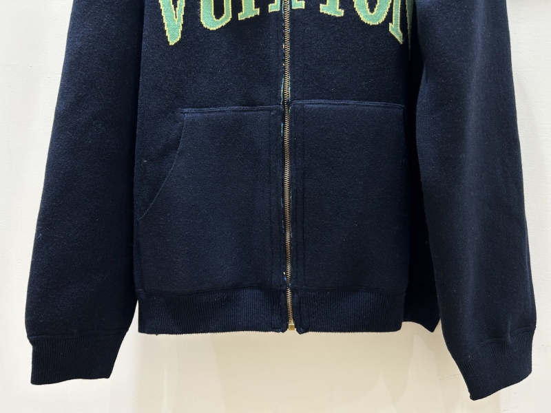 l0vis Vvtt0n outwear